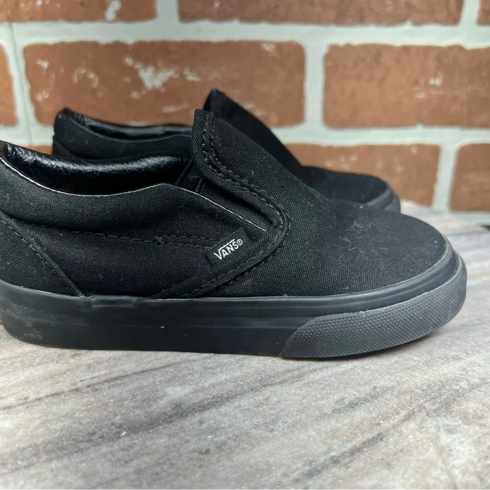 Vans Classic Slip On Shoes Youth Size 8 Athletic Sneakers Black